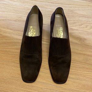 Ferragamo brown suede pump size 7
